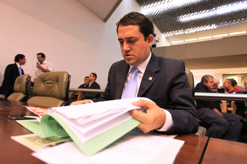 Aprovado em primeira discussão projeto que obriga exame em recém-nascidos Deputado Marcio Fernandes.