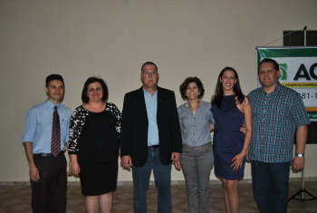 ACIA realiza palestras sobre educação previdenciária para empresários Presidente da ACIA, Lelo e a gerente do INSS, Aparecida, com os palestrantesFoto: Moreira Produções