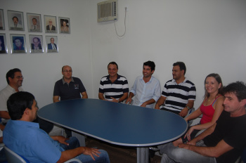 Acia entrega sala de reuniões para associados Acia entrega sala de reuniões para associados