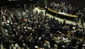 Oposição deixou plenário como protesto contra o decreto do presidente Michel TemerFabio Rodrigues Pozzebom/Agência Brasil