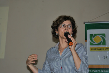 ACIA realiza palestras sobre educação previdenciária para empresários Palestrante Irene Azevedo Chaves