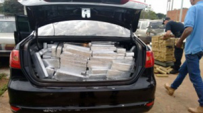 A droga estava camuflada em cinco veículos / Foto: Divulgação