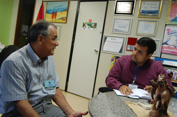 Corpo de Bombeiros de Amambai receberá nova ambulância Em visita ao gabinete do deputado Pedro Kemp, Prego garante a compra de ambulância para Amambai / Foto: Assessoria