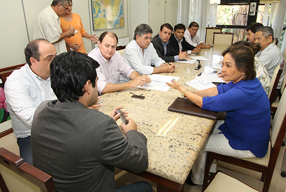 Transição: Puccinelli participa de reunião na secretaria de Fazenda Transição: Puccinelli participa de reunião na secretaria de Fazenda
