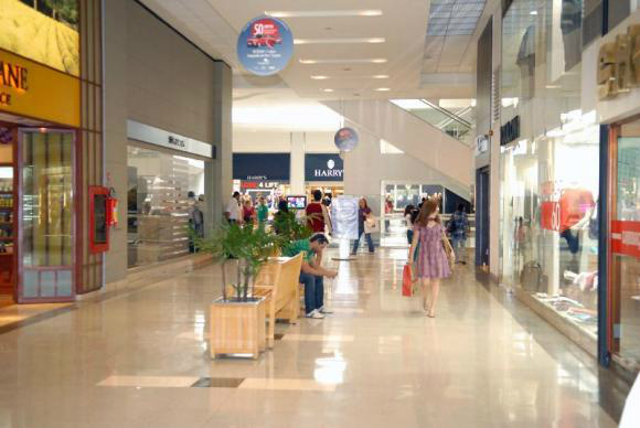 Vendas do comércio caem 1% em setembro; recuo em 12 meses é de 6,6% Vendas no comércio têm queda de 6,6% em 12 meses, mas lojas esperam vender mais em dezembroFoto: Divulgação