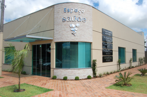 Espaço Saúde inaugura instalações no dia 21 em Amambai Fachada da clínica Espaço Saúde em Amambai.