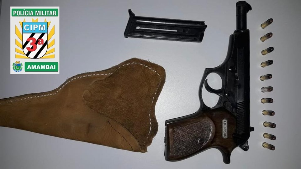 PM de Amambai prende homem com arma de fogo em salão de festa Foto: 3ª CIPM