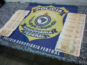 Ao todo foram encontradas 174 notas de R$ 50