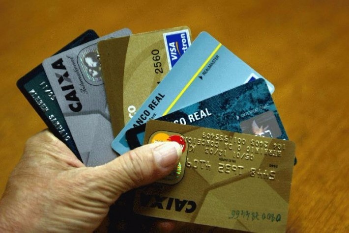 Após mudanças feitas pelo governo, os juros rotativos do cartão de crédito ficaram mais baratos / Foto: Divulgação 
