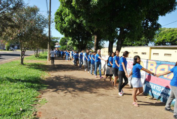 Os alunos do turno matutino abraçaram a escola. (Fotos: Moreira Produções)