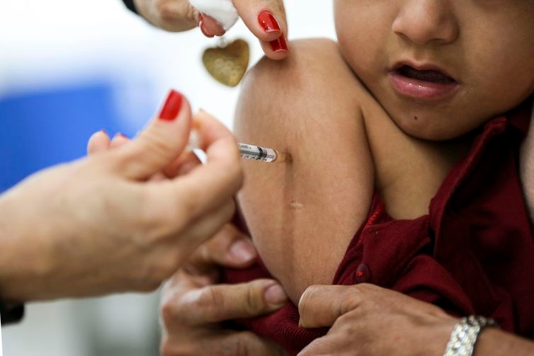 Brasil tem 2.425 casos confirmados de sarampo Brasil tem 2.425 casos confirmados de sarampo