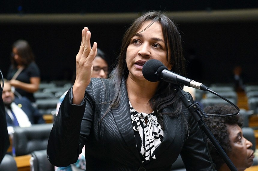 Autora de um dos projetos, Eliziane Gama também defende uma forma de empréstimo compulsório / Foto: Roque de Sá