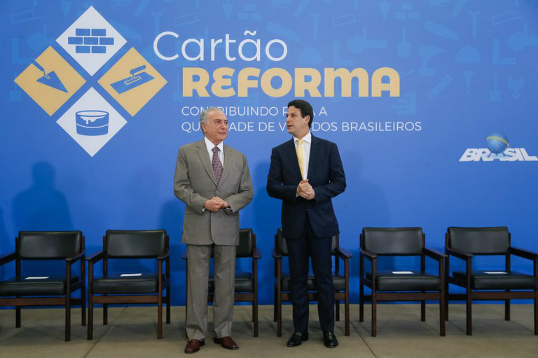 Entenda o que é o Cartão Reforma Presidente da República, Michel Temer, e o ministro das Cidades, Bruno Araújo.Foto: Divulgação