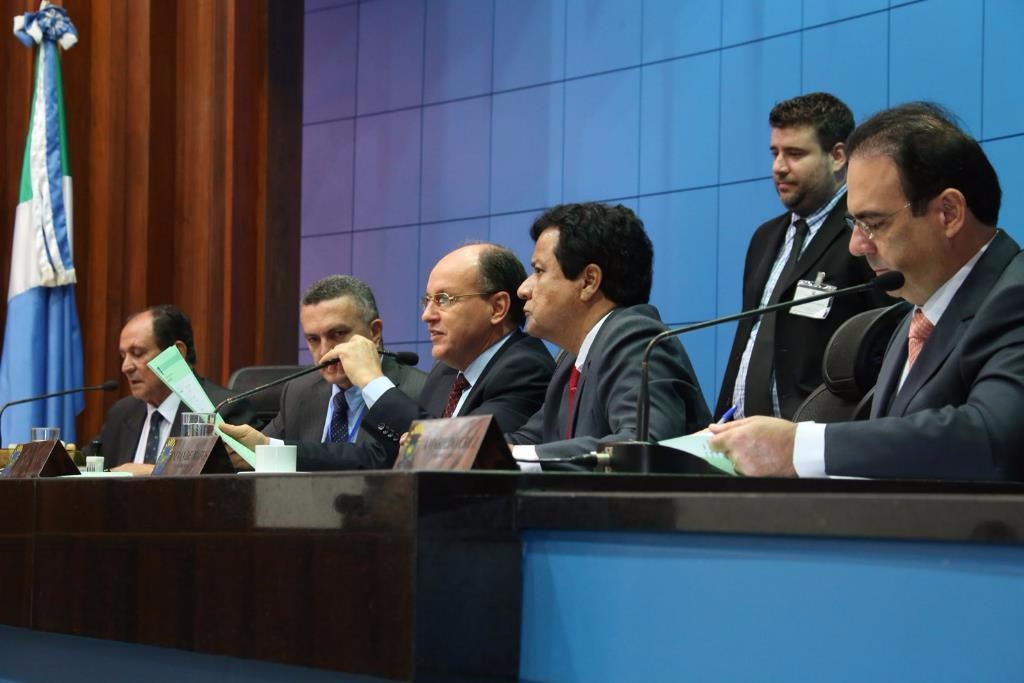 Cinco propostas devem ser analisadas pelos deputados estaduais na sessão desta quinta-feira