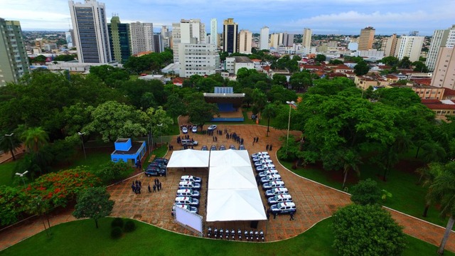 Última entrega de viaturas ocorreu durante lançamento do policiamento especial de fim de ano. 