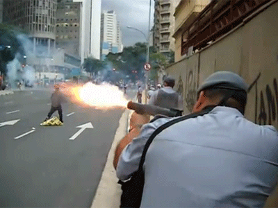 PM reprime protesto contra o aumento das tarifas