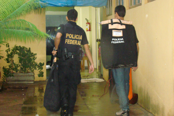 Polícia Federal apreende materiais de suposta quadrilha que atuava em fraudes de aposentadorias rurais em Mato Grosso do Sul desde 2011, principalmente na cidade de Naviraí (Foto : Divulgação)