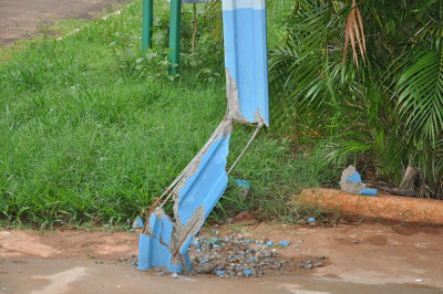 Associação da vila Jussara é danificada em Amambai Associação da vila Jussara é danificada em Amambai