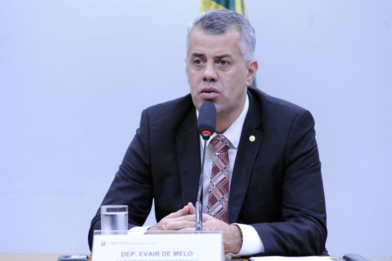Evair Melo: precisamos encontrar uma alternativa por meio de corredores sanitários / Foto: Cleia Viana/Câmara dos Deputados