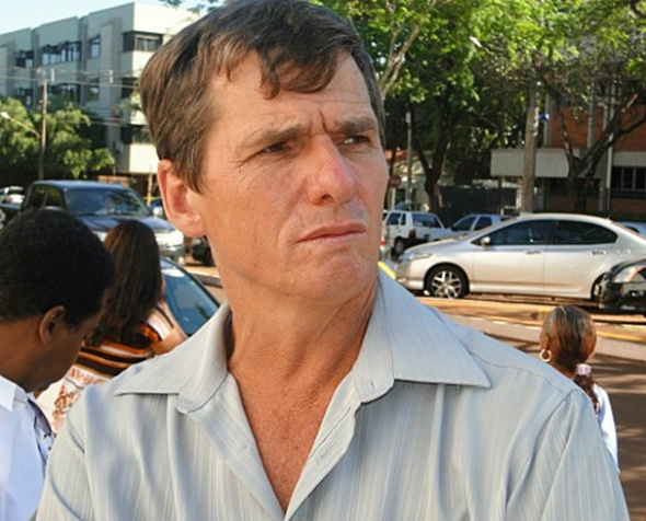 Ari Artuzi é condenado a três anos de prisão
