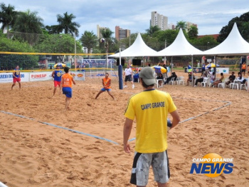 Etapa do Circuito MS de Volei de areia reúne 37 duplas hoje e amanhã