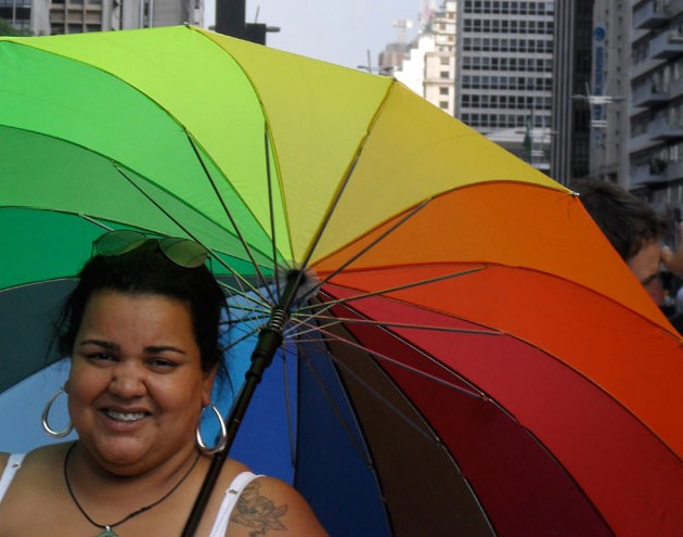 Ministra dos Direitos Humanos lança selo contra a homofobia