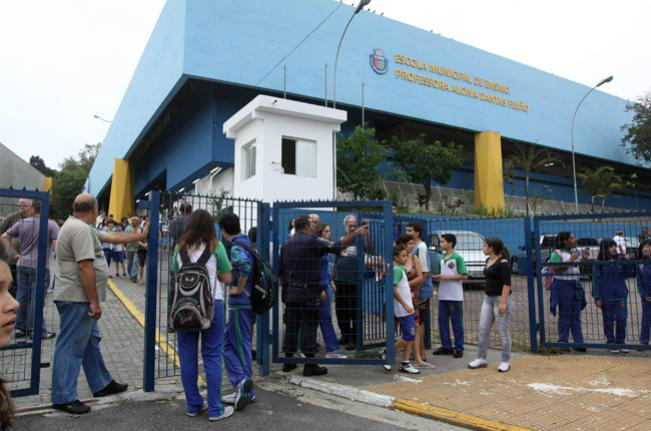 Secretário diz ser impossível prever tragédia em escola