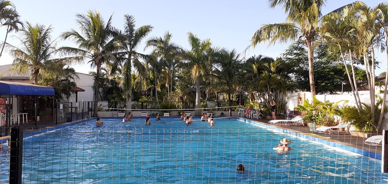 Feriadão: rios, clubes e piscinas para descansar se refrescando Piscina do Alphaville Clube /Foto: Divulgação