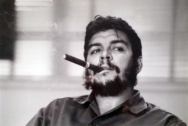 Há 52 anos, Ernesto Che Guevara era assassinado na Bolívia Médico, jornalista, escritor, diplomata e líder revolucionário, Che nasceu nasceu em Rosário, na Argentina / Foto: René Burri