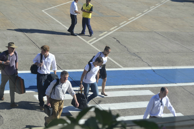 Príncipe Harry provou e gostou do churrasco sul-mato-grossense Príncipe desembarcou no aeroporto de Campo Grande por volta das 15h30 de ontem. (Foto: Francisco Júnior)