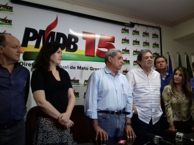 Acabou a dúvida: Puccinelli se anuncia como candidato ao governo do Estado Puccinelli reunido com a cúpula do partido nesta manhã. (Foto: Mayara Bueno)
