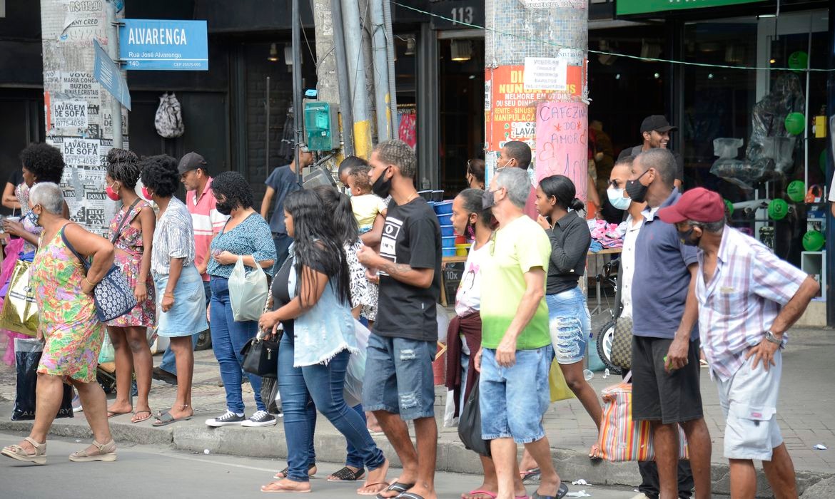 Covid-19: Brasil tem 183 mortes e 21,6 milhões de casos em 24 horas Foto: Agência Brasil