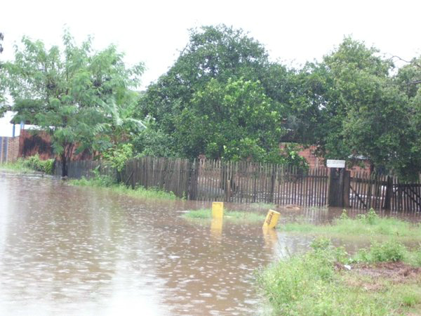 Defesa Civil alerta riscos de chuva, vento e queda de granizo na região oeste
