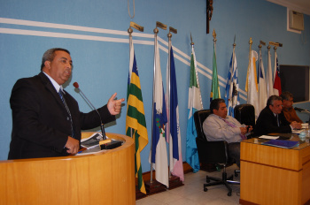 Carlinhos diz que projeto do executivo beneficia a população Vereador Carlos Nascimento, Carlinhos.