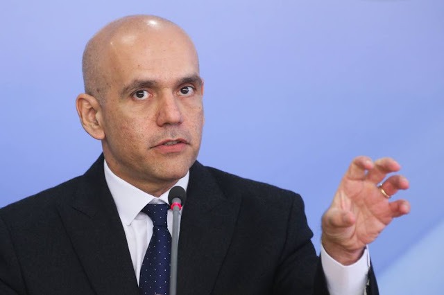 Governo diz não apoiar nova regra para servidor