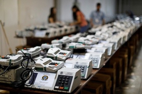 Prefeitos de 18 municípios foram eleitos neste domingo, segundo TSE Urnas.