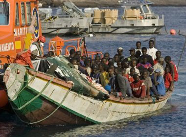 Erro de capitão e superlotação de navio provocaram pior acidente do Mediterrâneo
