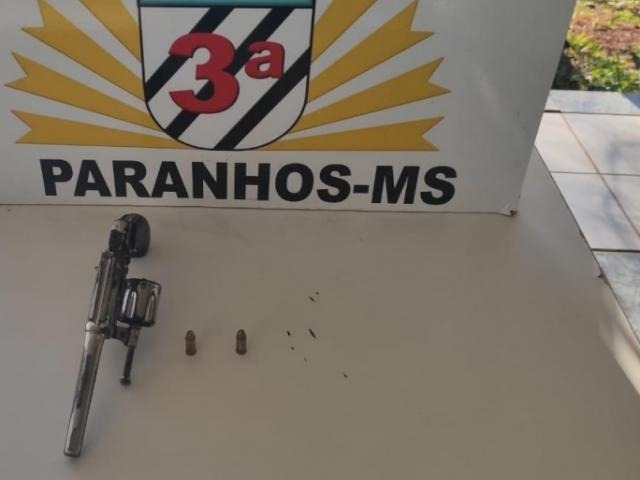 Para “acertar contas” com desafeto, adolescente leva arma para a escola Arma também foi apreendida pela Polícia Militar (Foto: Divulgação