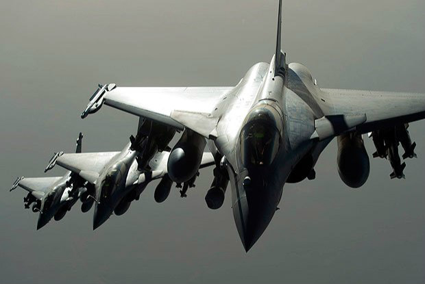 Rússia bombardeia cidade de Raqqa, reduto do Estado Islâmico na Síria