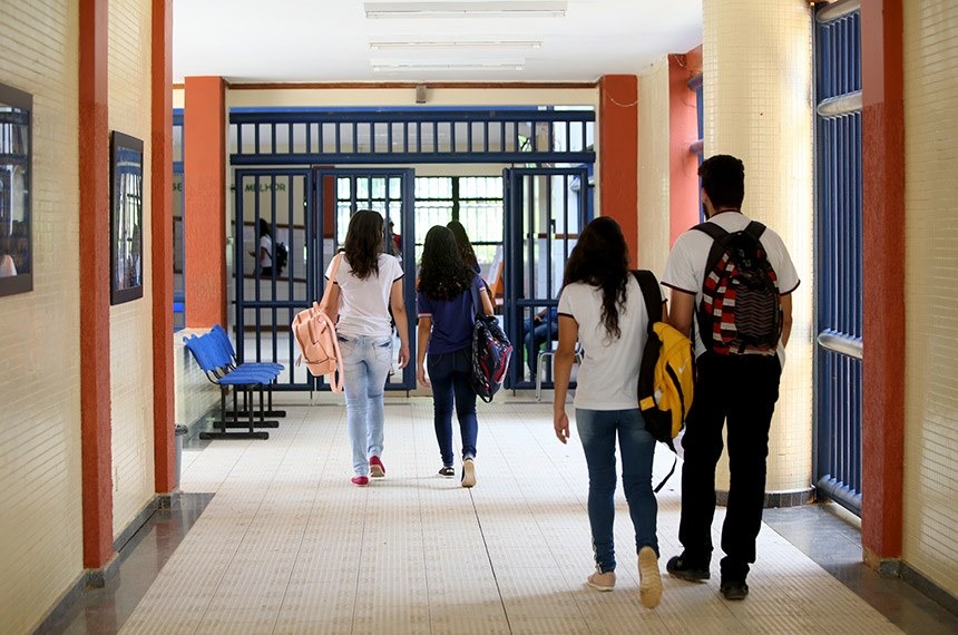 Bolsonaro veta atendimento de psicólogo e assistente social nas escolas públicas Foto: Paula Fróes/GOVBA