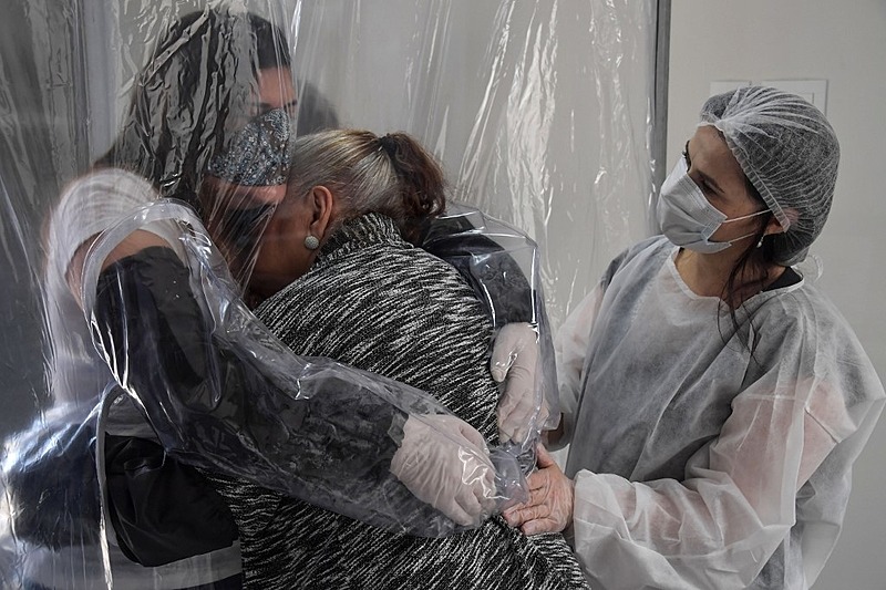 Brasil ultrapassa a marca de 150 mil mortes por Covid-19 São Paulo, o estado com mais casos absolutos no país, tem hoje mais de um milhão de infectados e contabiliza mais de 37 mil mortes - Nelson Almeida/AFP