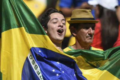 Classificação do Brasil foi garantida em jogo sofrido no Mineirão Torcedores fazem a festa no jogo entre Brasil e Chile, no Estádio Mineirão. Vitória nos pênaltis garantiu classificação do Brasil para as quartas de final Foto: Marcello Casal Jr