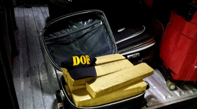 Adolescentes que tentavam transportar drogas em ônibus são apreendidos pelo DOF