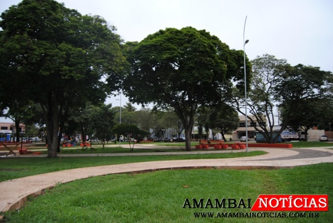 Pedido de parquinho infantil na praça Cel. Valêncio de Brum é solicitado Pedido de parquinho infantil na praça Cel. Valêncio de Brum é solicitado