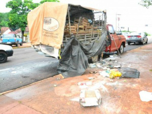 Mesmo com operação da Polícia, bandidos queimaram veículos na região da Vila Planalto. (Foto: Nícholas Vasconcelos)