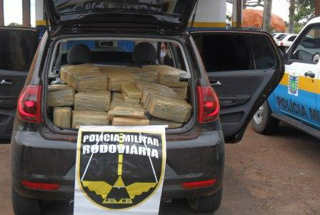 PMR aprrende 540 quilos de maconha no interior de veículo