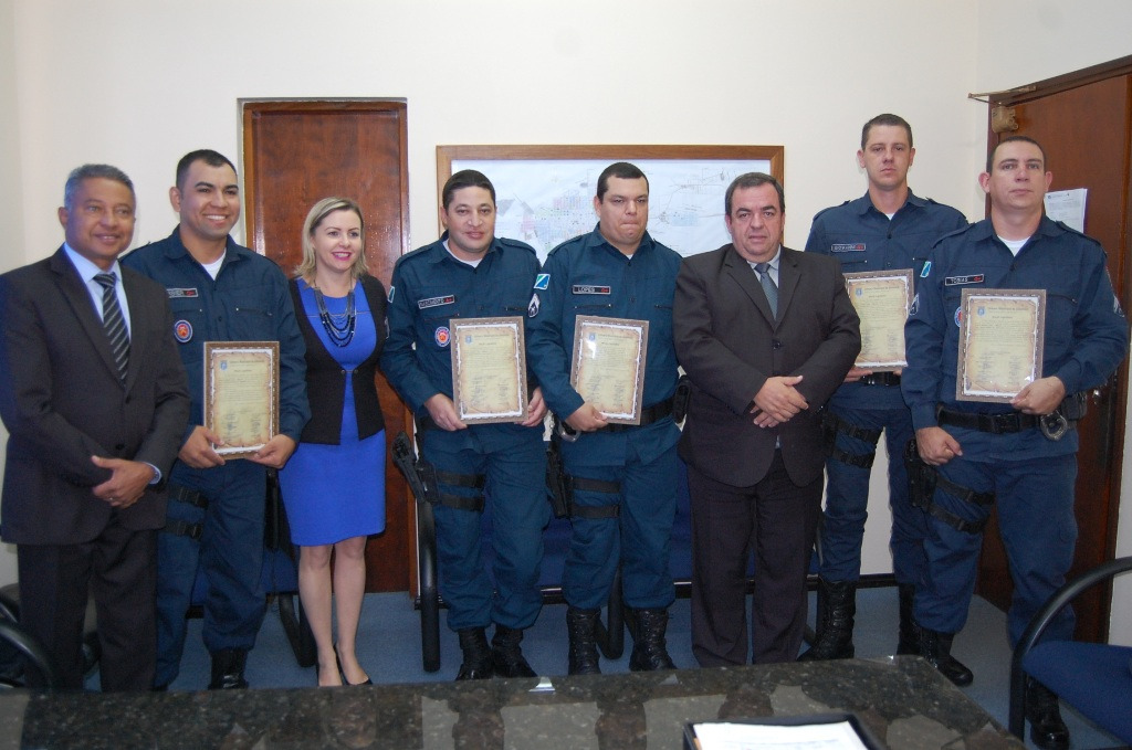 As moções foram entregues na sessão do legislativo, ocorrida na segunda-feira (02) / Foto: Assessoria
