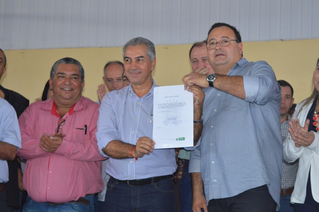 Governador inaugura e lança obras em Amambai Cerca de 60 milhões de reais estão sendo destinados ao município de Amambai / Foto: Moreira Produções