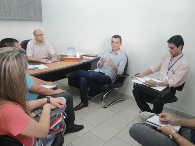 Prefeitura de Amambai e Senac em reunião para acertos finais dos cursos do Pronatec em Amambai.