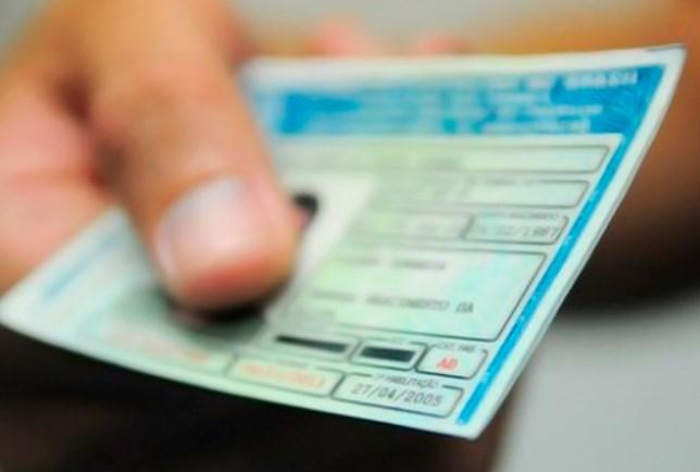 Detran alerta para data de pagamento de documentos que vencem em 2017 Detran alerta para data de pagamento de documentos que vencem em 2017